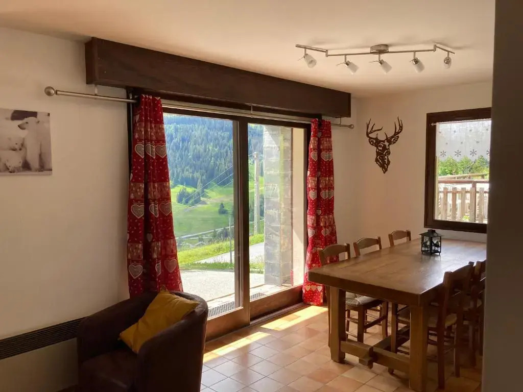 Demi Chalet Le LACHAT