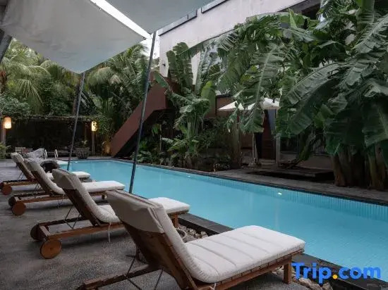 Wonderland Inn, Sanya
