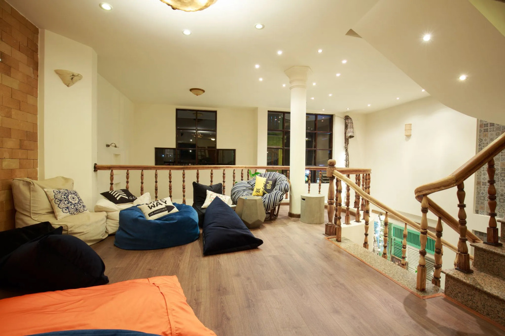 Leuleu Hostel
