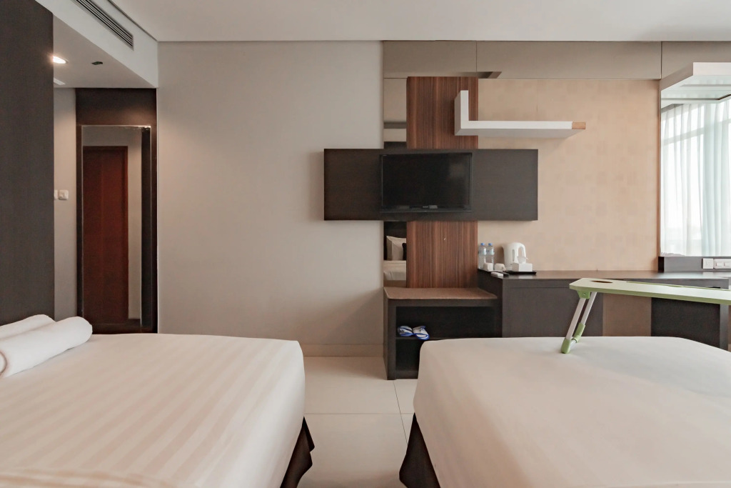 Urbanview Hotel Newton Riau Bandung by RedDoorz
