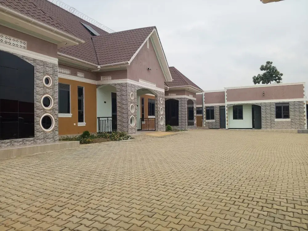 Nkole Deluxe Suites