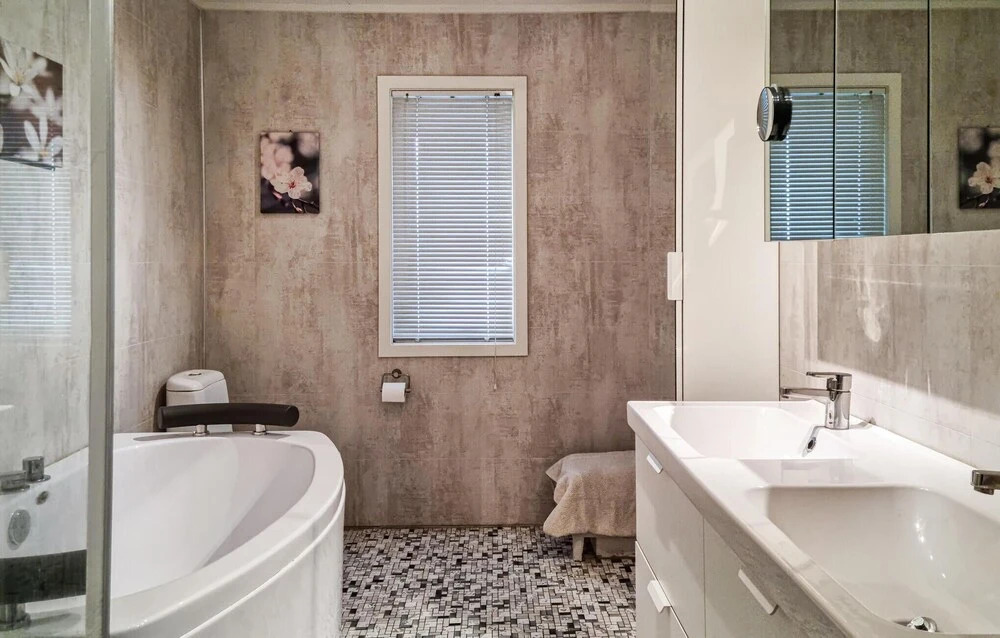 Nice Home in Kristiansand With 4 Bedrooms and Wifi