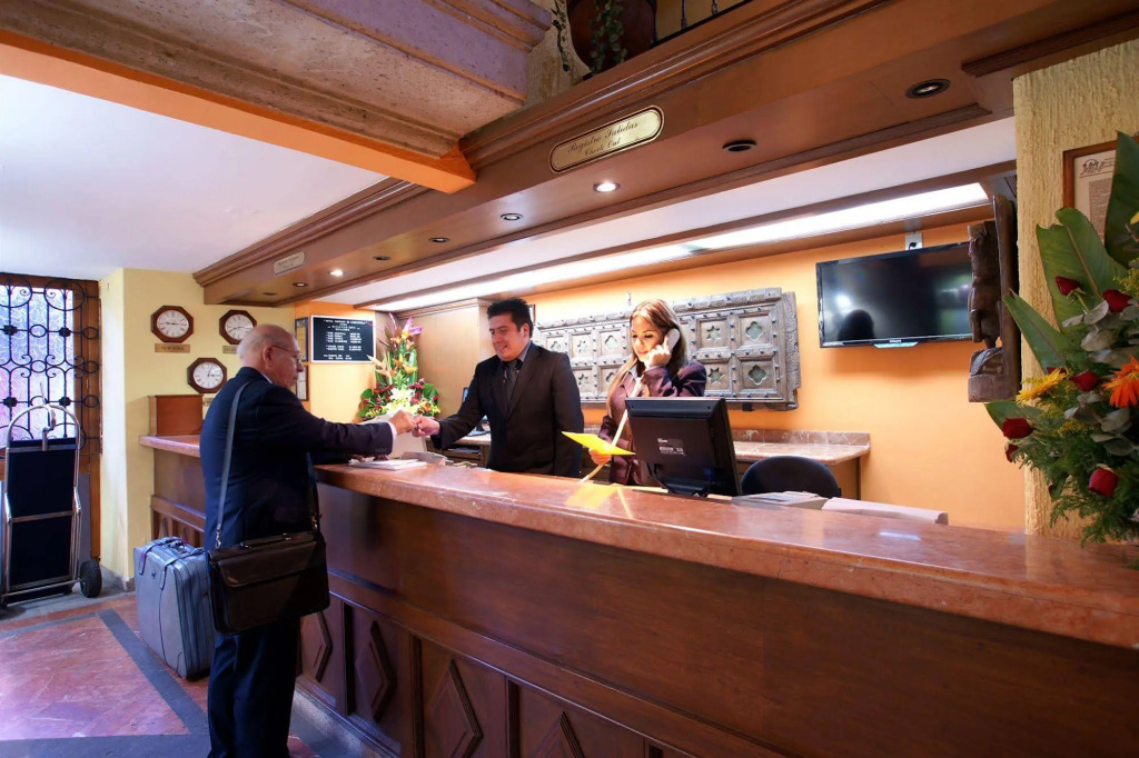 Hotel Santiago De Compostela - Guadalajara Centro Historico