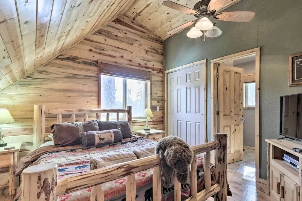 Fire Pit + Game Room: Heber-overgaard Cabin!