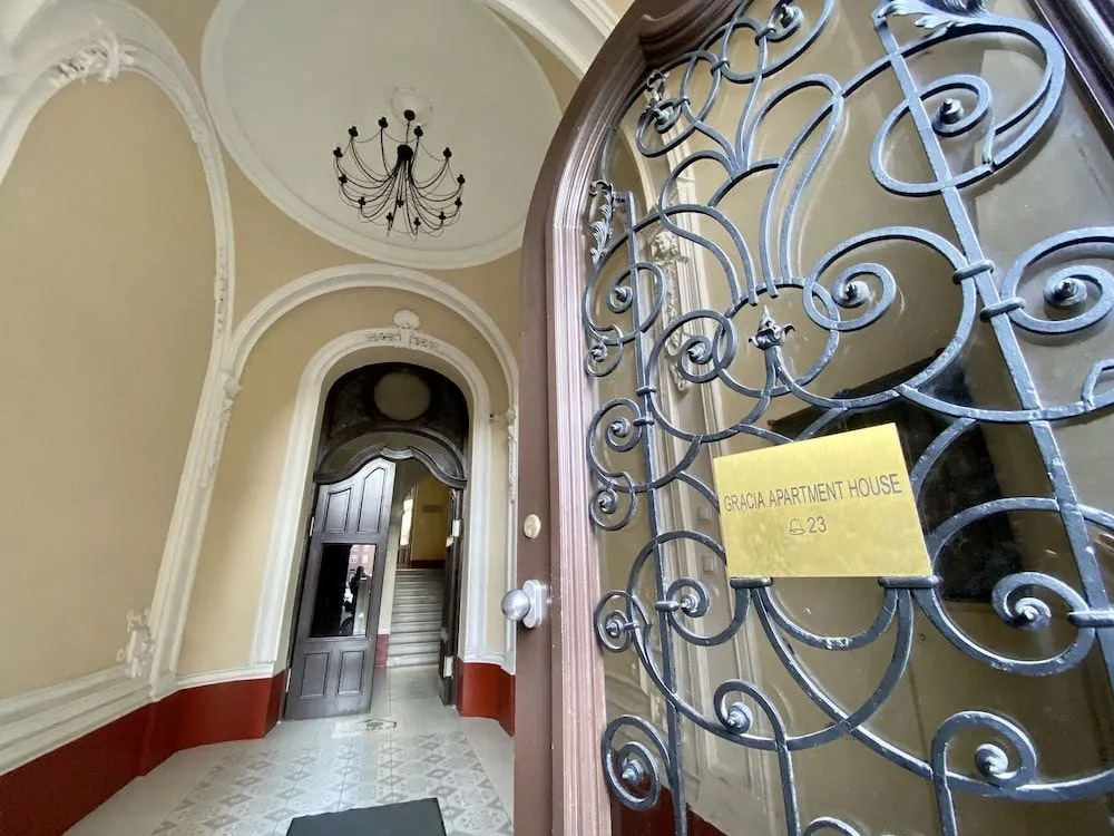 GRACIA APARTMENT HOUSE