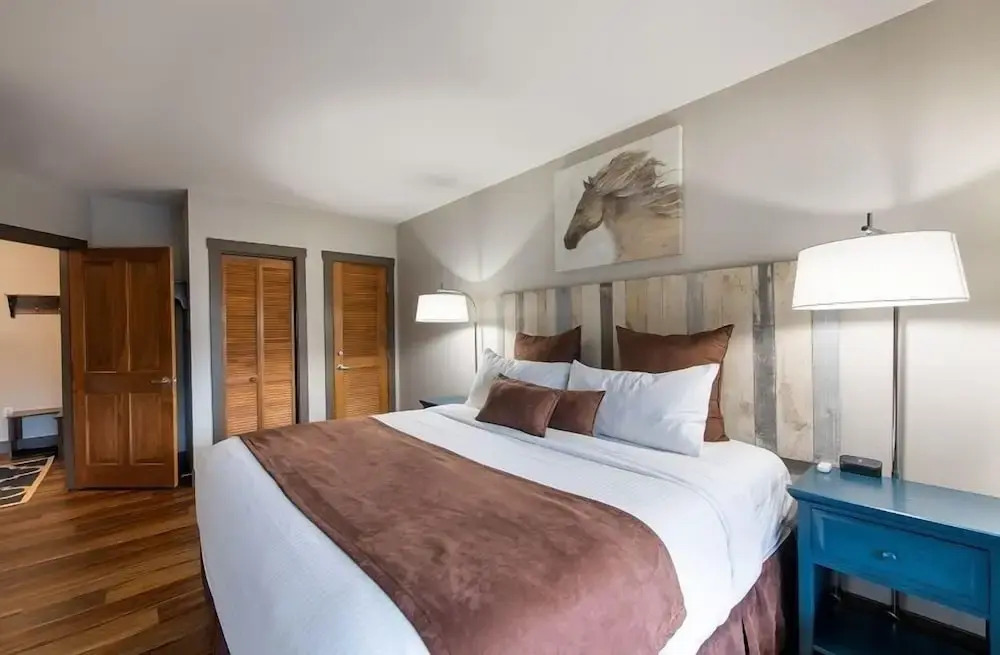 Slopeside Ski-In Ski-Out Condo - Zephyr Mountain Lodge Premium-Rated 1214