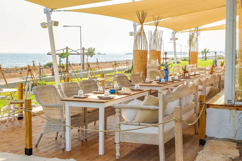 Piere - Anne Beach Hotel