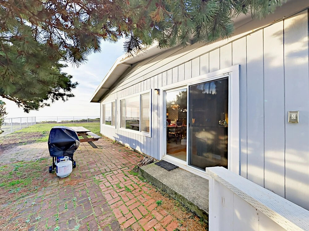 4612 SW Pacific Coast Hwy Home