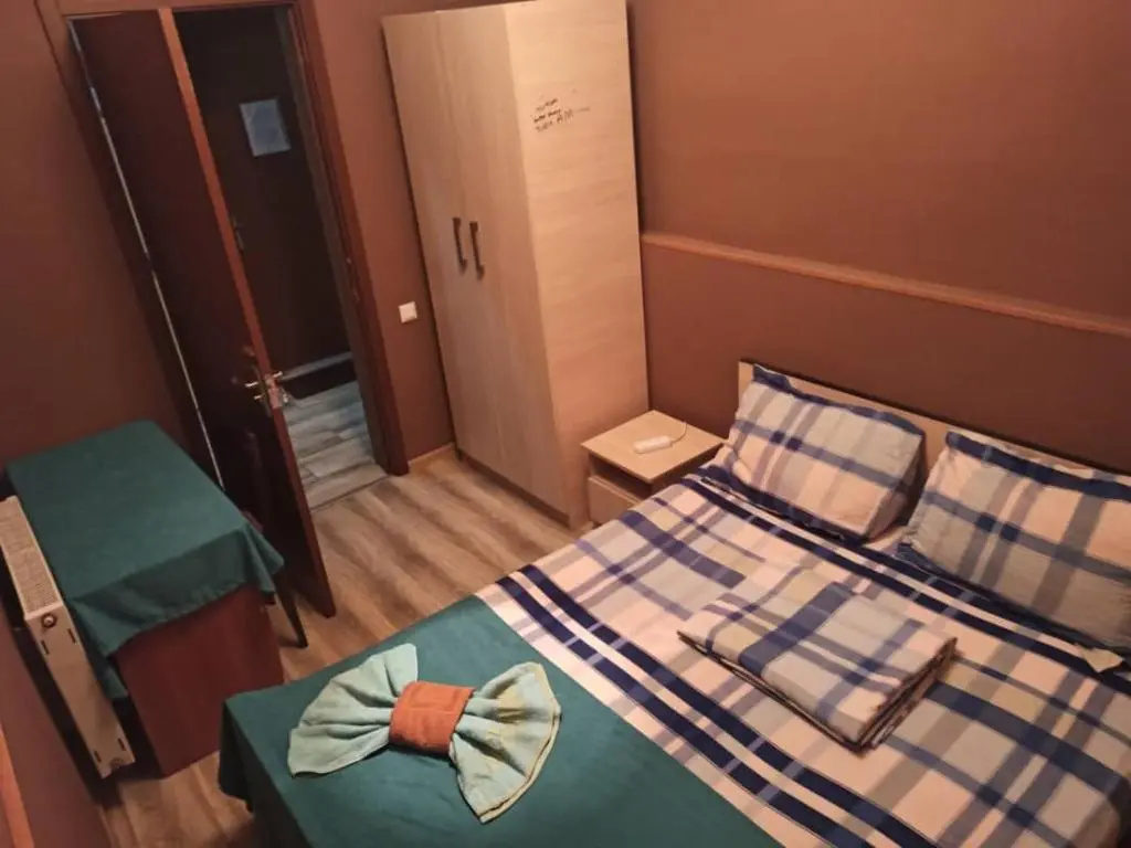 Artisha Travel Hotel