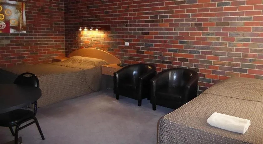 Town House Motor Inn