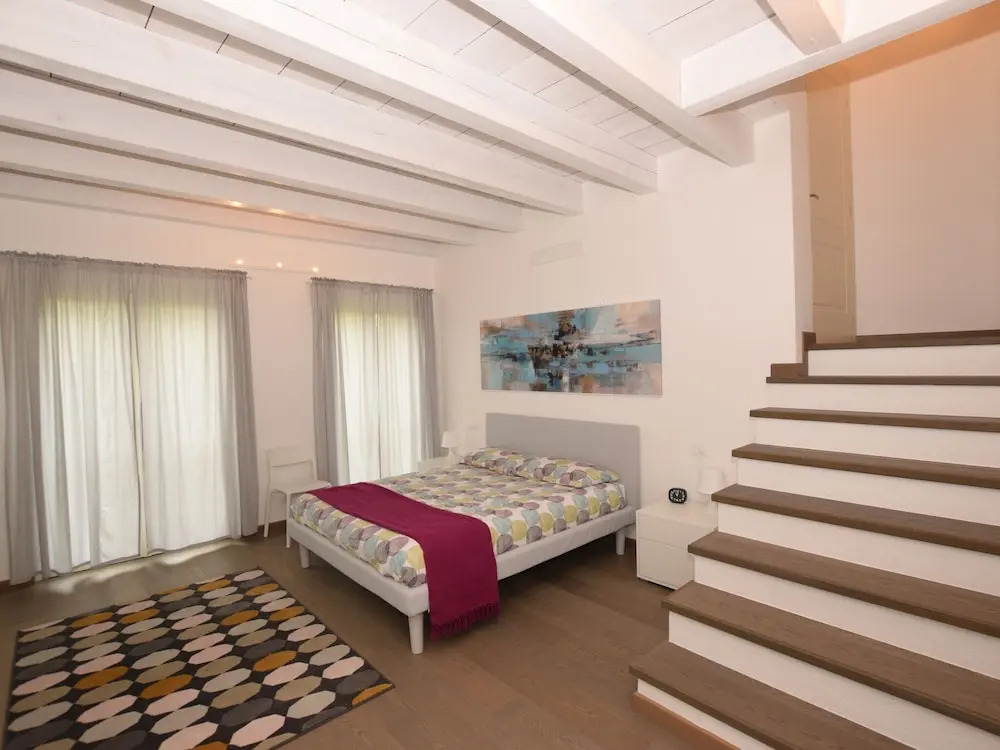 Elegant Holiday Home in Salò Near Lake Beach