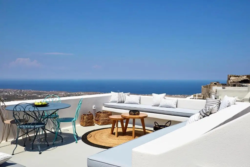 White & Co. La Torre Suites