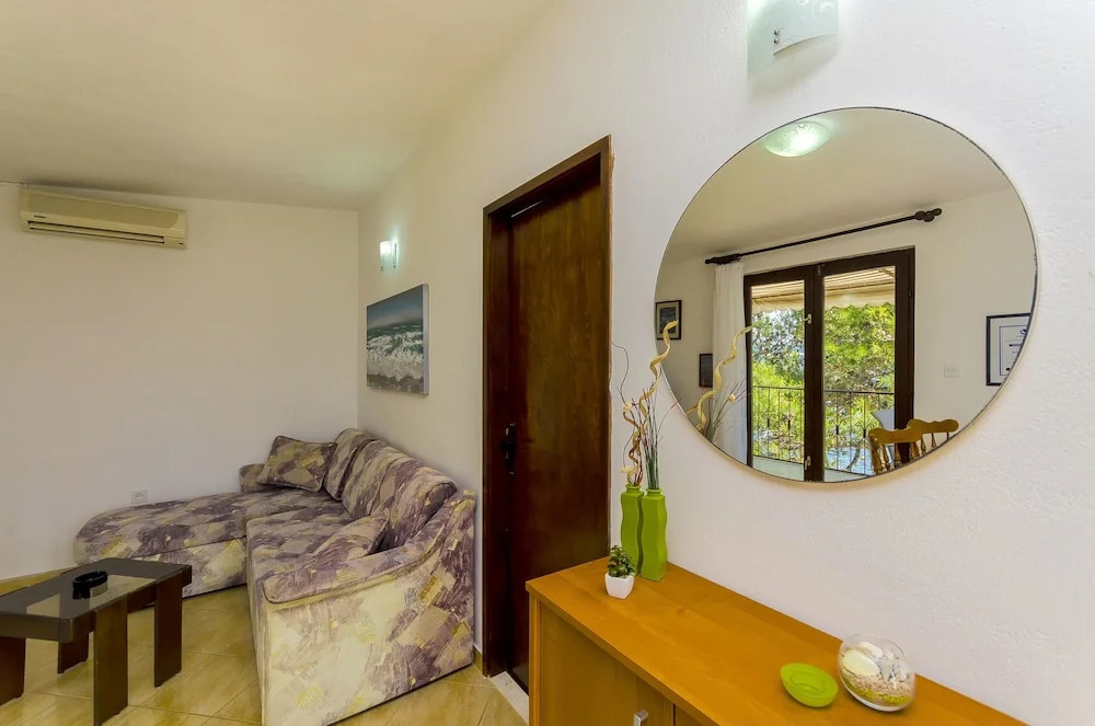 Apartments Gojislav