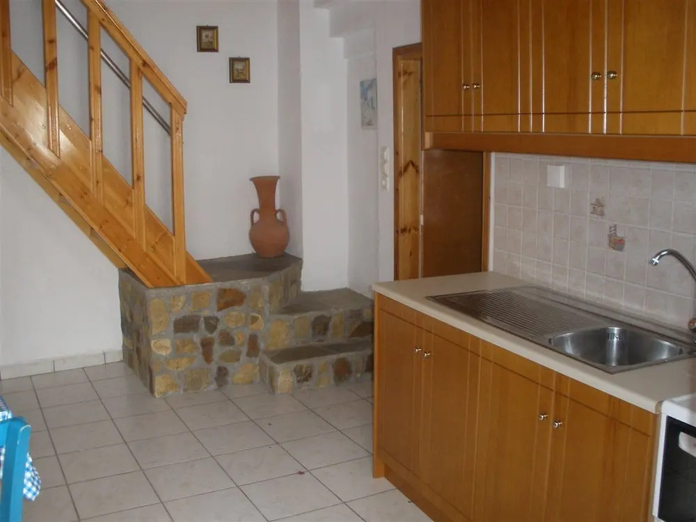 Elenis Apartments