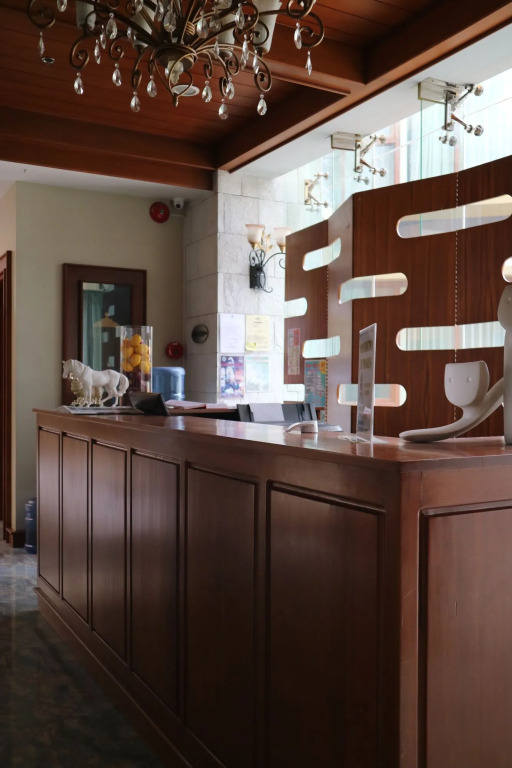 Paragon Hotel and Suites