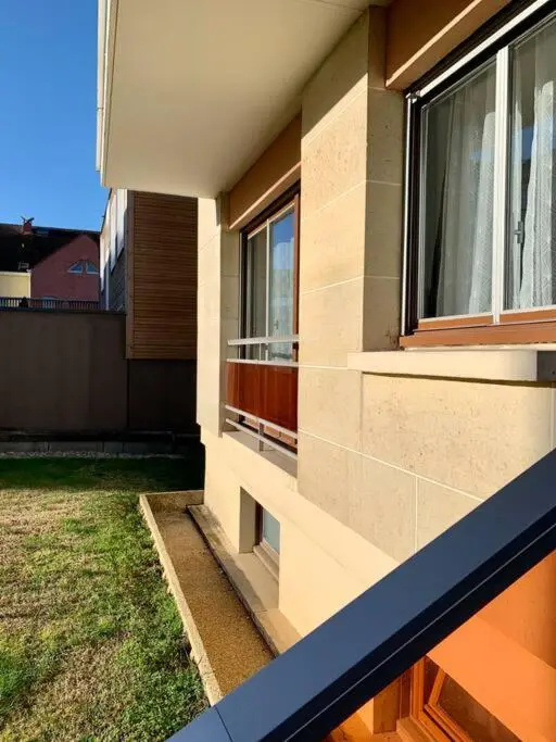 App 40m2 parking à 12mn à pied du centre-ville de Rueil