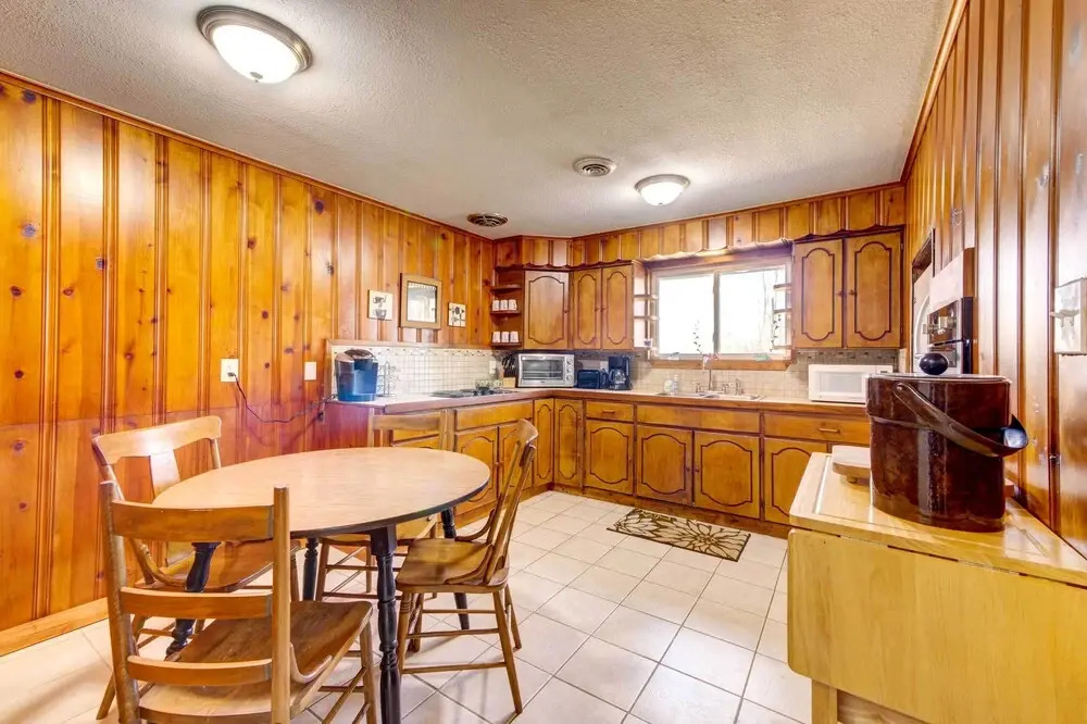Pet-Friendly Youngstown Cottage w/ Yard