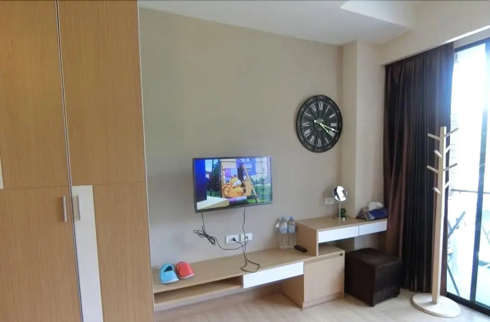 The Naithorn Condo Unit 401
