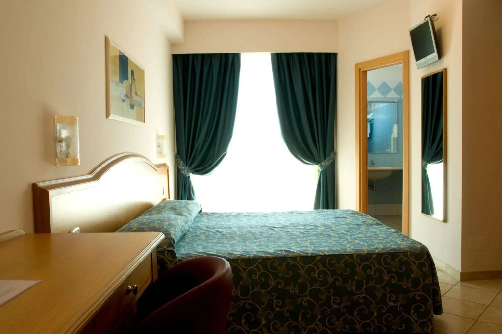 Roses Hotel