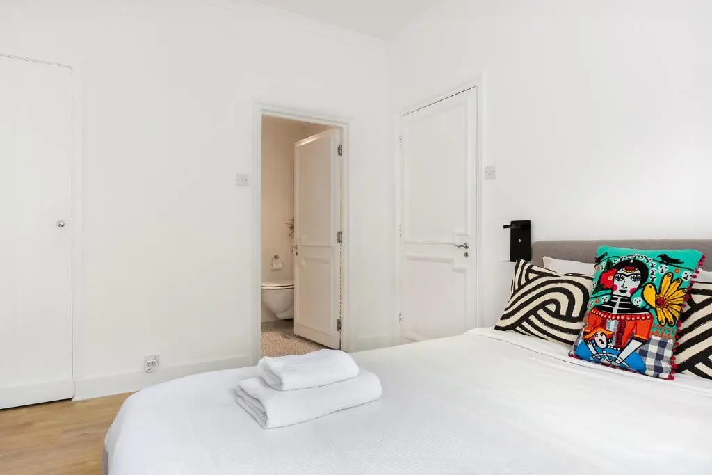 Beautiful 2 bedrooms apartment in Knightsbridge