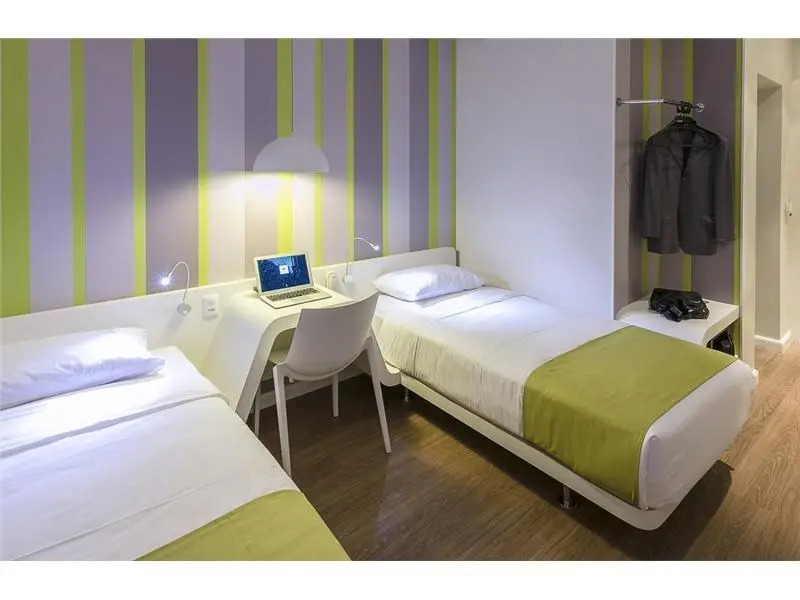 DMax Hotel
