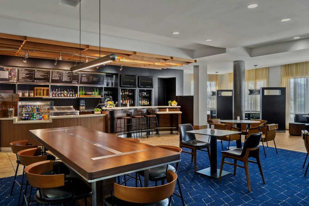 Courtyard by Marriott Evansville East