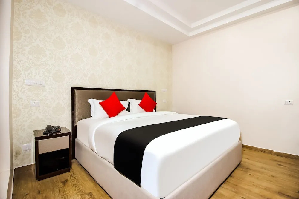 Capital O 37152 Naveen Continental