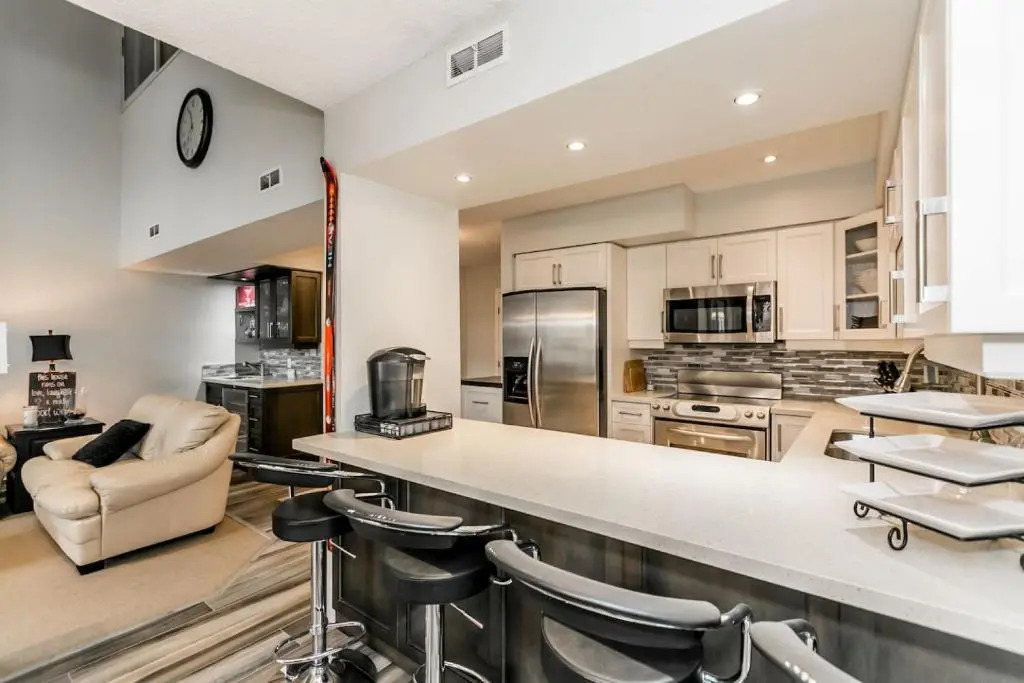 Blue Mountain, 3 Bedroom, Slopeside, Chateau Ridge 212