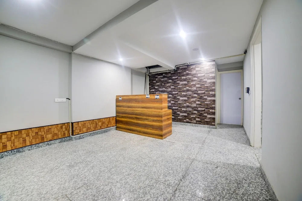 Oyo 28073 Shiva Residency