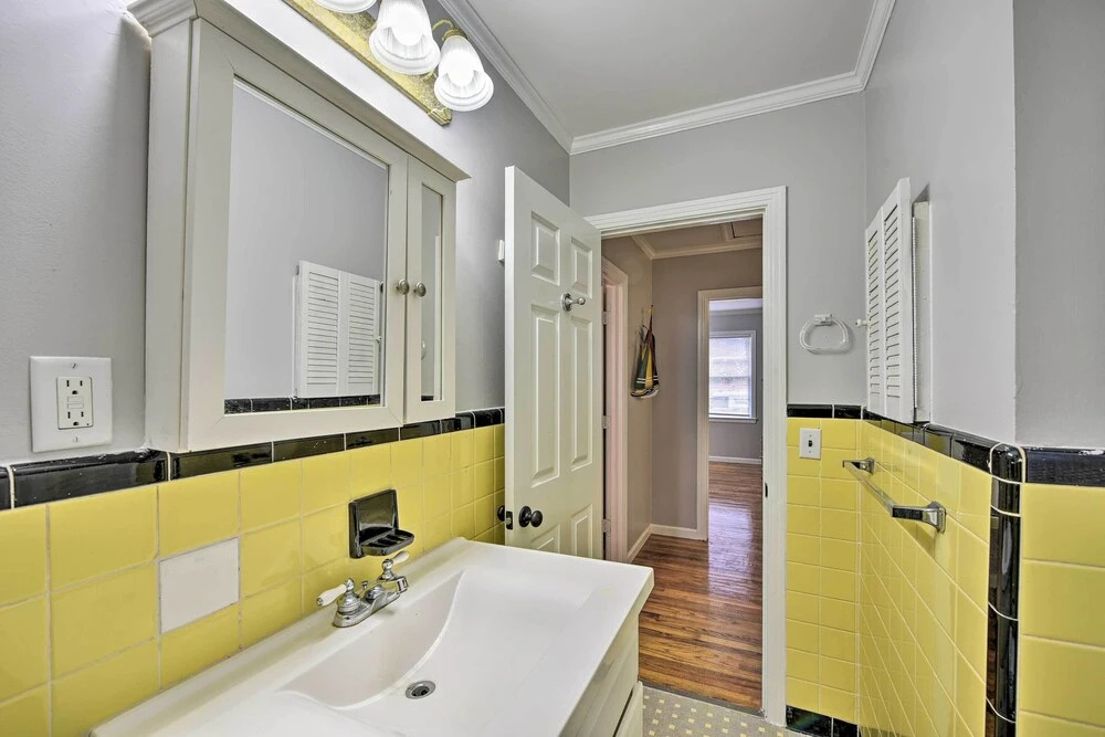 Beaufort Home W/porch, 4 Mi. From Downtown!