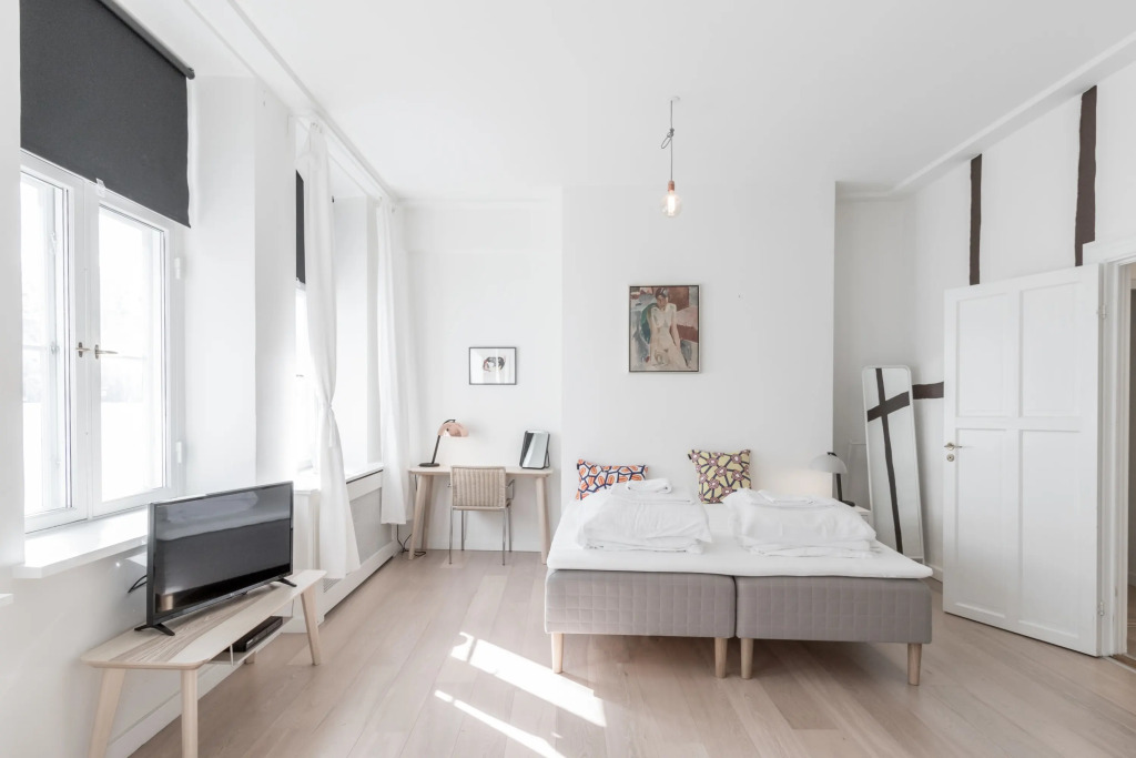 ★ 170SQM Apt. 50M to Main Street, Metro & canals ★