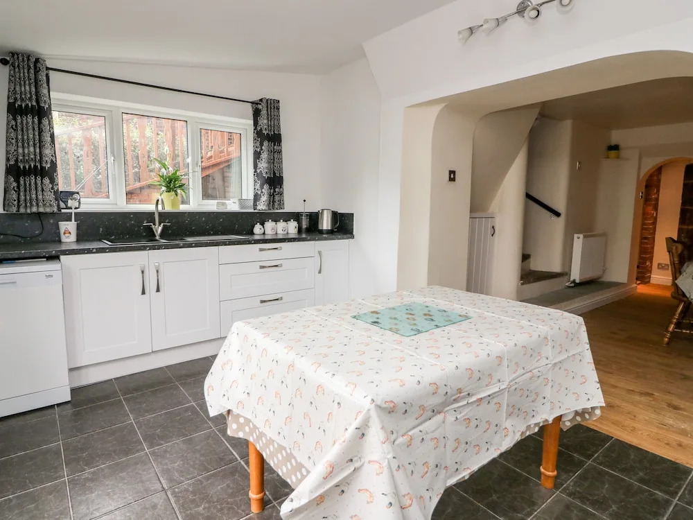 Ynys Cottage