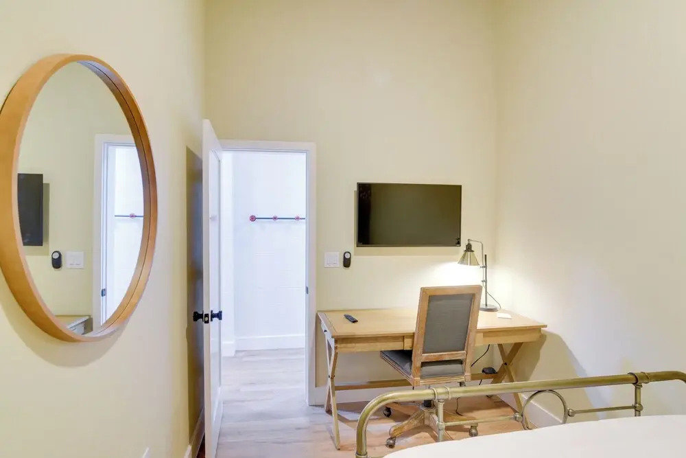 Walk to Strand Historic District: Stylish Dtwn Gem