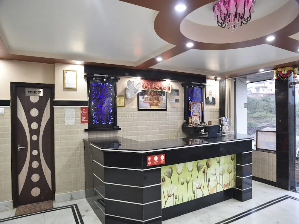 OYO 10155 Vijay International