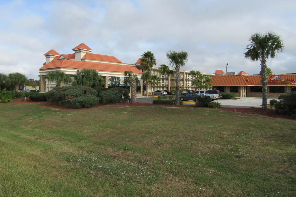Quality Inn & Suites Kissimmee near Main Gate