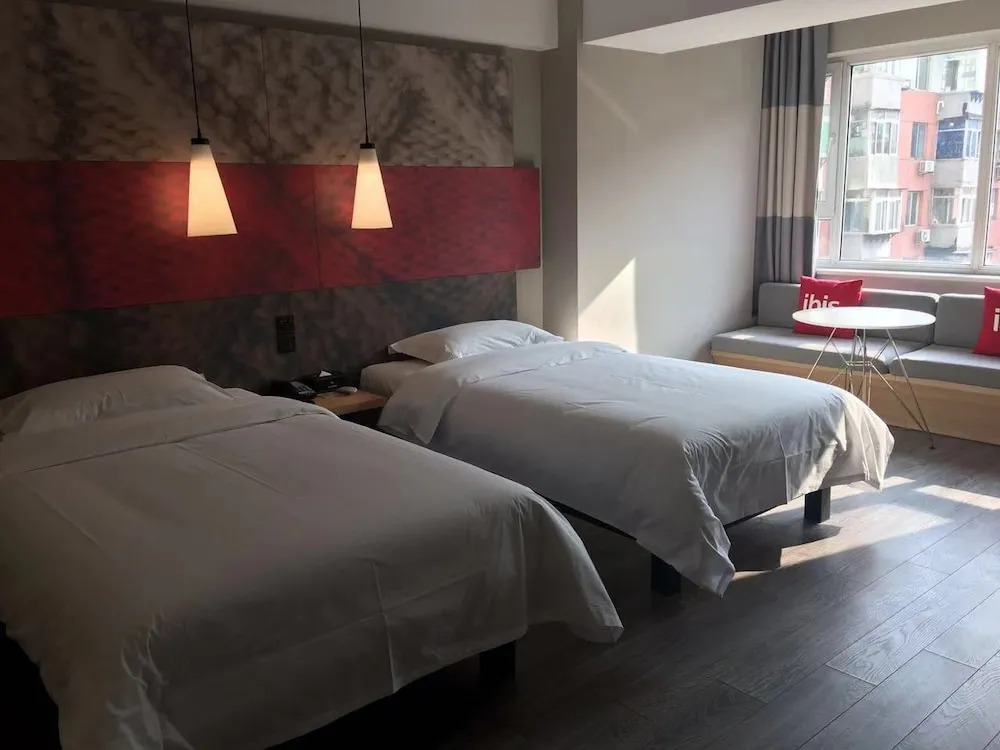 Aifeel Hotel (South Square of Shenyang North Railway Station)