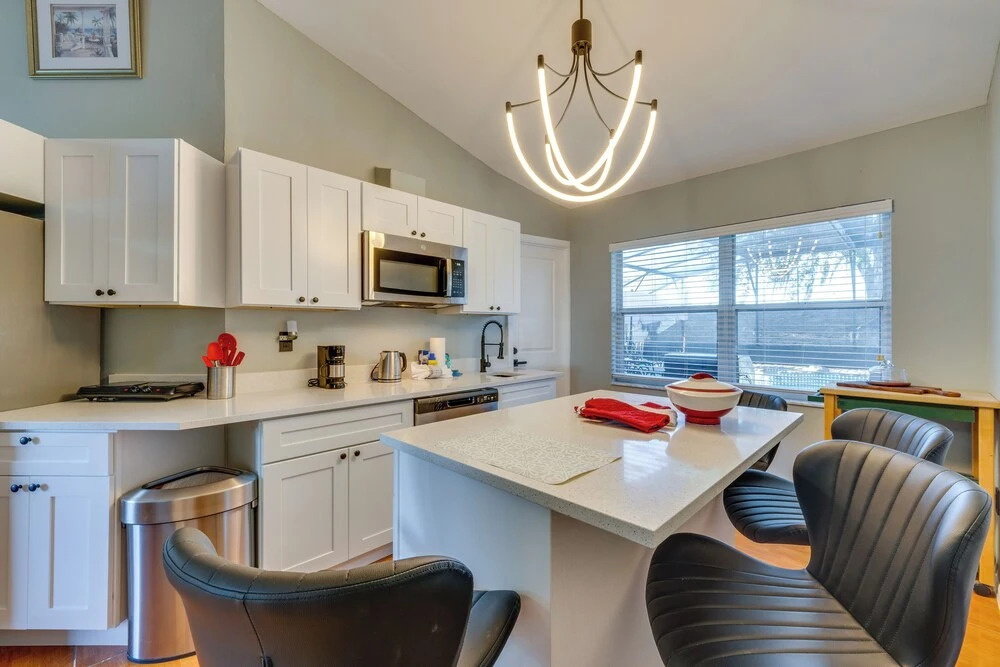 Luxe 4BR Villa Near Disney: Private Pool & Lanai