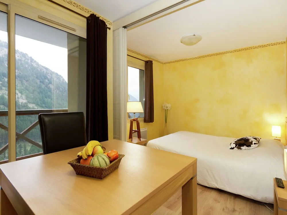Chalet in Isola Near Ski Slopes