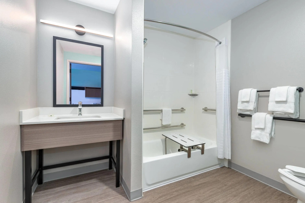 ECHO Suites Extended Stay by Wyndham Dallas Plano/Richardson