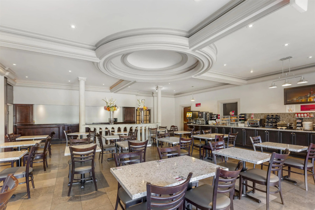 Best Western Plus Travel Hotel Toronto Airport