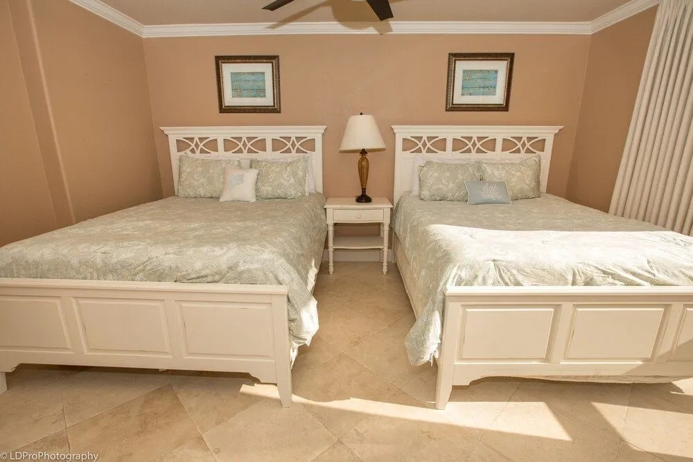 Shoreline Towers 1052 2 Bedroom Condo by RedAwning