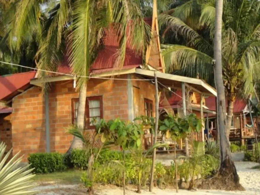 Leela Beach Bungalow