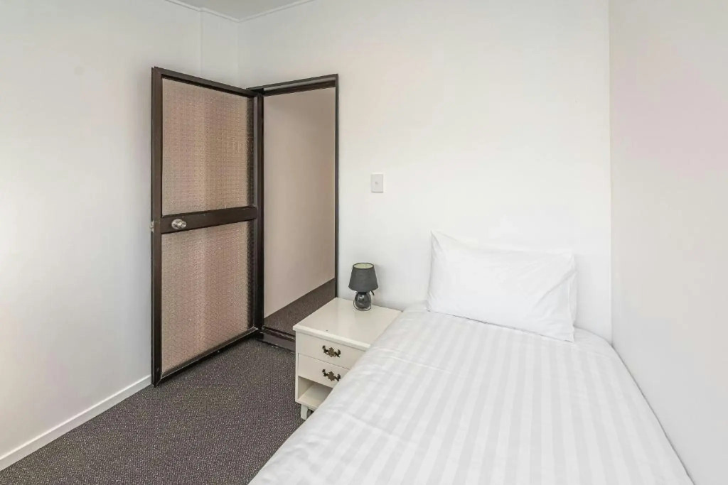 Burwood Manor Motel