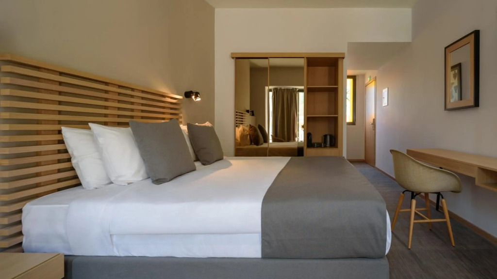 Fos DownTown Suites