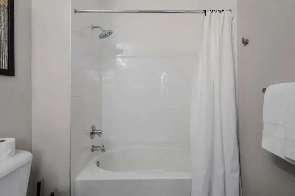 Downtown Luxury - Top Floor 2BR at Topiary Park
