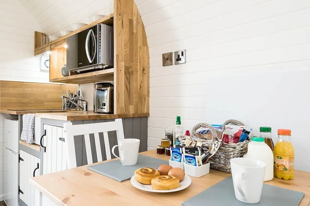 Weedingshall Lodges