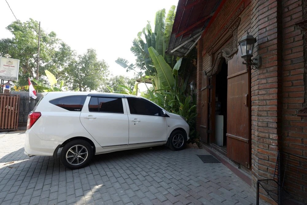 RedDoorz near GOR Manunggal Jati Majapahit