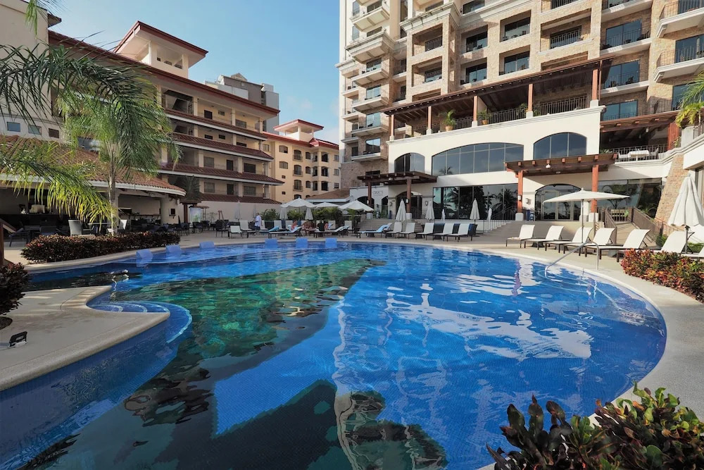 Crocs Resort Oceanfront Penthouse Jaco