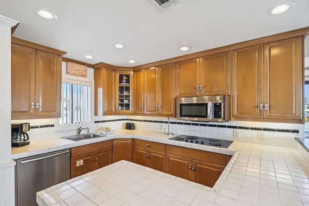 SPC 1136 is a Beachside 2 BR That is Pet Friendly by Redawning