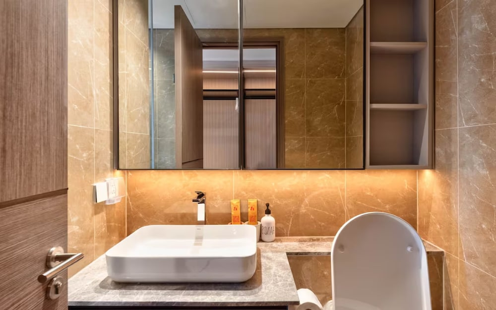 Honey The Opera Luxury Residence